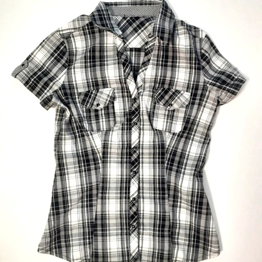 short sleeve button down plaid shirt